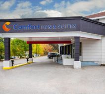 Comfort Inn & Suites Barrie Exterior