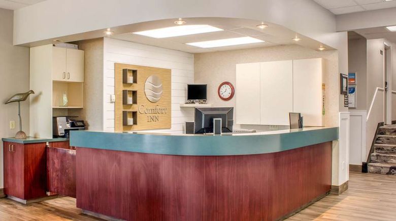 <b>Comfort Inn Lobby</b>. Images powered by <a href="https://iceportal.shijigroup.com/" title="IcePortal" target="_blank">IcePortal</a>.