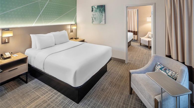 <b>Comfort Inn Suite</b>. Images powered by <a href="https://iceportal.shijigroup.com/" title="IcePortal" target="_blank">IcePortal</a>.