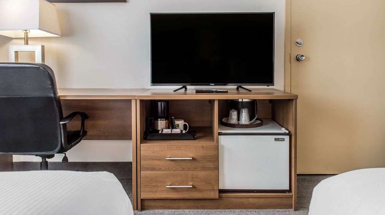 <b>Quality Hotel Dorval Aeroport Room</b>. Images powered by <a href="https://iceportal.shijigroup.com/" title="IcePortal" target="_blank">IcePortal</a>.