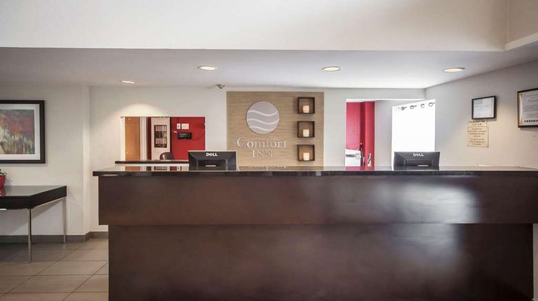<b>Comfort Inn West Edmonton Lobby</b>. Images powered by <a href="https://iceportal.shijigroup.com/" title="IcePortal" target="_blank">IcePortal</a>.