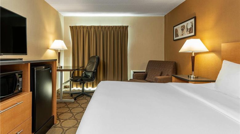 <b>Comfort Inn West Edmonton Room</b>. Images powered by <a href="https://iceportal.shijigroup.com/" title="IcePortal" target="_blank">IcePortal</a>.