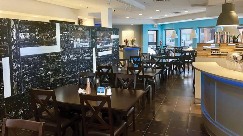 <b>Comfort Inn West Edmonton Restaurant</b>. Images powered by <a href="https://iceportal.shijigroup.com/" title="IcePortal" target="_blank">IcePortal</a>.