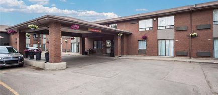 Comfort Inn West Edmonton Exterior