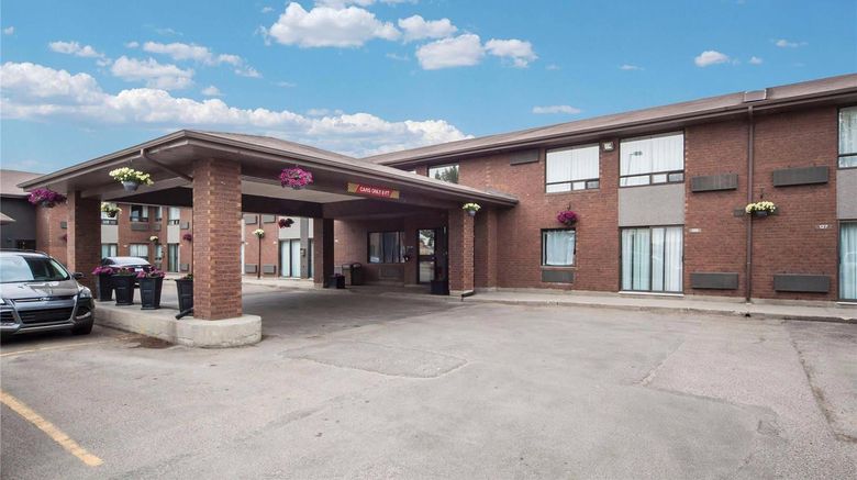 <b>Comfort Inn West Edmonton Exterior</b>. Images powered by <a href="https://iceportal.shijigroup.com/" title="IcePortal" target="_blank">IcePortal</a>.