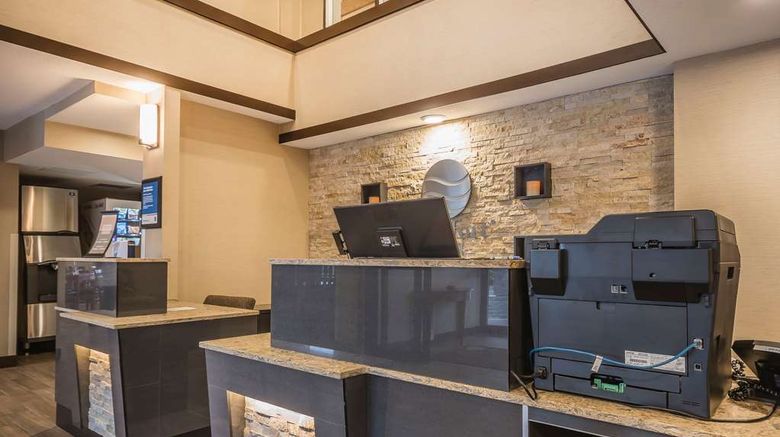 <b>Comfort Inn Lobby</b>. Images powered by <a href="https://iceportal.shijigroup.com/" title="IcePortal" target="_blank">IcePortal</a>.