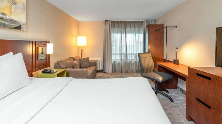 Comfort Inn Winnipeg Airport Room
