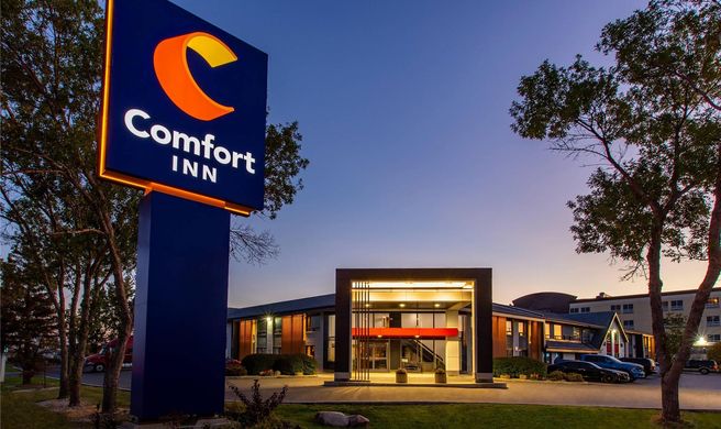 Comfort Inn Winnipeg Airport Exterior