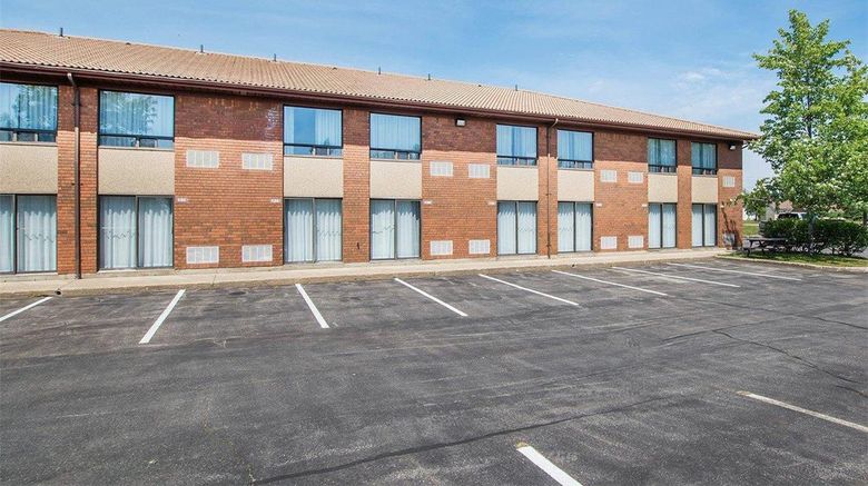 <b>Comfort Inn Bathurst Exterior</b>. Images powered by <a href="https://iceportal.shijigroup.com/" title="IcePortal" target="_blank">IcePortal</a>.