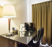 Clarion Pointe Room