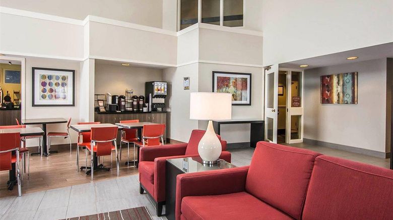 <b>Comfort Inn Lobby</b>. Images powered by <a href="https://iceportal.shijigroup.com/" title="IcePortal" target="_blank">IcePortal</a>.