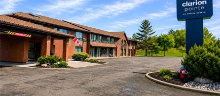 Clarion Pointe Exterior