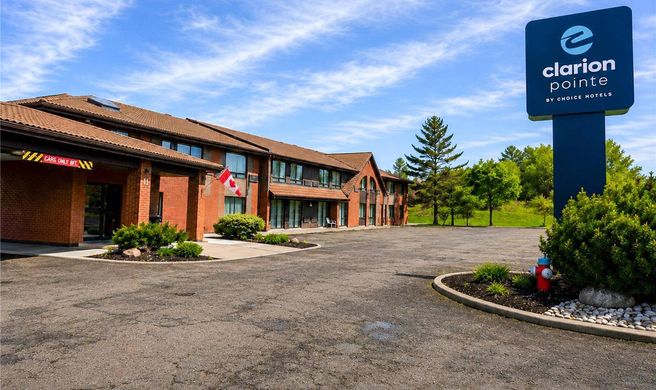 Clarion Pointe Exterior