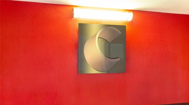 <b>Comfort Inn Edmundston Lobby</b>. Images powered by <a href="https://iceportal.shijigroup.com/" title="IcePortal" target="_blank">IcePortal</a>.