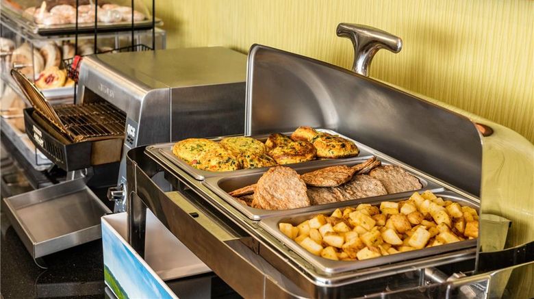 <b>Comfort Inn Amherst Restaurant</b>. Images powered by <a href="https://iceportal.shijigroup.com/" title="IcePortal" target="_blank">IcePortal</a>.