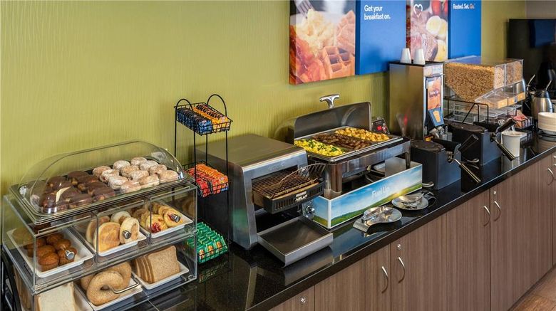 <b>Comfort Inn Amherst Restaurant</b>. Images powered by <a href="https://iceportal.shijigroup.com/" title="IcePortal" target="_blank">IcePortal</a>.