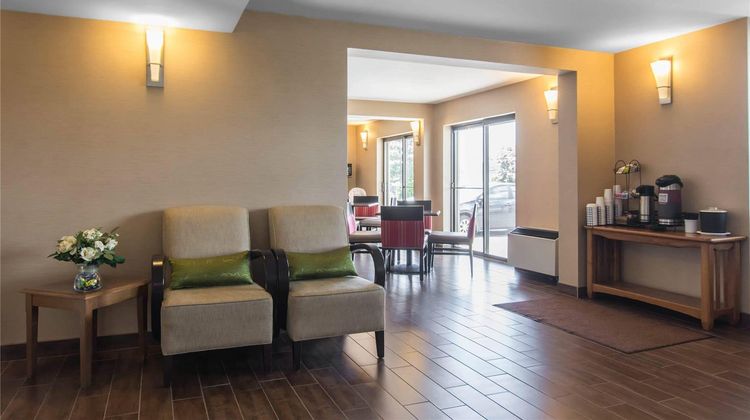 Comfort Inn Dartmouth Lobby