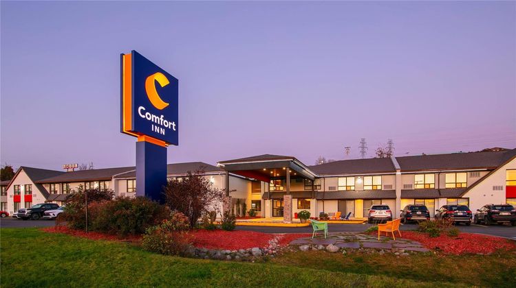 Comfort Inn Dartmouth Exterior