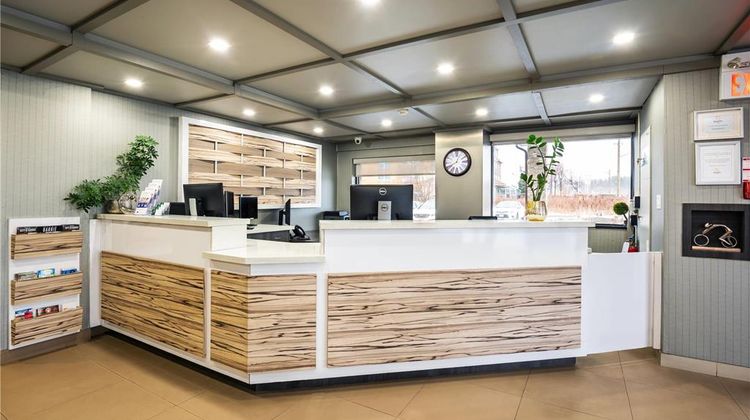 Quality Inn Barrie Lobby