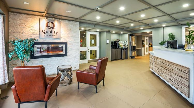 Quality Inn Barrie Lobby