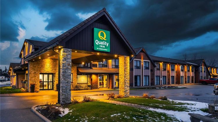 Quality Inn Barrie Exterior