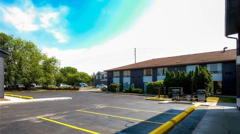 <b>Comfort Inn Belleville Exterior</b>. Images powered by <a href="https://iceportal.shijigroup.com/" title="IcePortal" target="_blank">IcePortal</a>.
