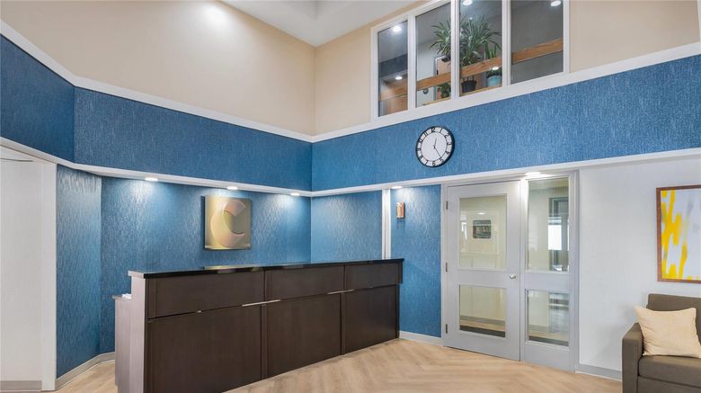 <b>Comfort Inn Belleville Lobby</b>. Images powered by <a href="https://iceportal.shijigroup.com/" title="IcePortal" target="_blank">IcePortal</a>.