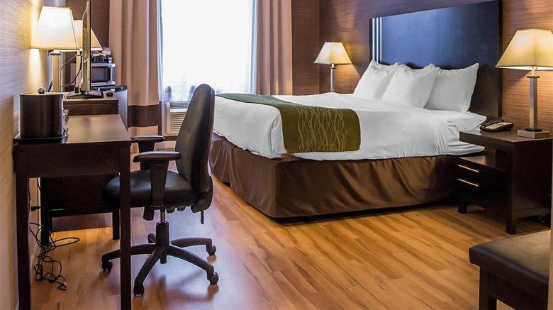 <b>Comfort Inn Brockville Room</b>. Images powered by <a href="https://iceportal.shijigroup.com/" title="IcePortal" target="_blank">IcePortal</a>.