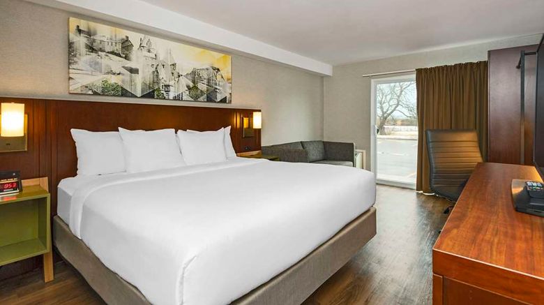<b>Comfort Inn Cambridge - Highway 401 Room</b>. Images powered by <a href="https://iceportal.shijigroup.com/" title="IcePortal" target="_blank">IcePortal</a>.
