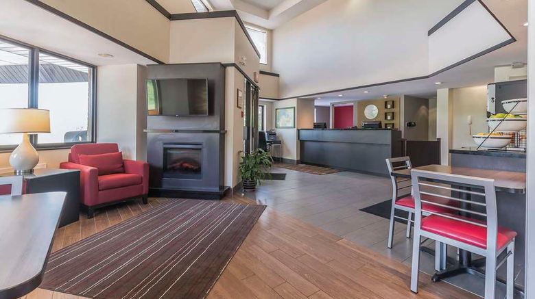 <b>Comfort Inn Cobourg Lobby</b>. Images powered by <a href="https://iceportal.shijigroup.com/" title="IcePortal" target="_blank">IcePortal</a>.