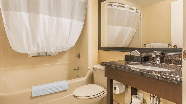 Comfort Inn Cobourg Room