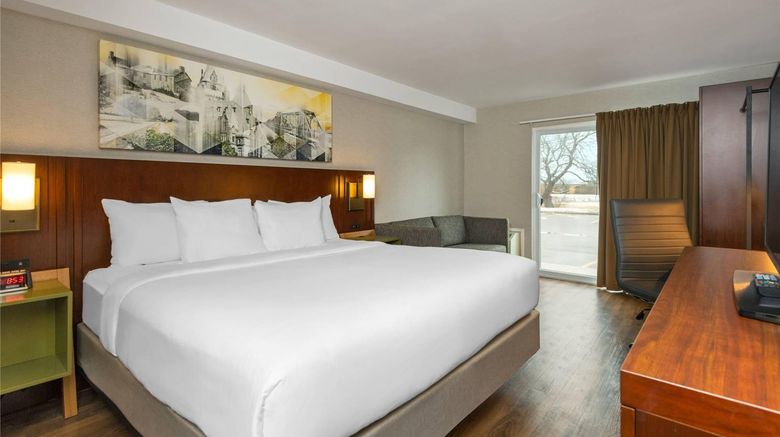 <b>Comfort Inn Dryden Room</b>. Images powered by <a href="https://iceportal.shijigroup.com/" title="IcePortal" target="_blank">IcePortal</a>.