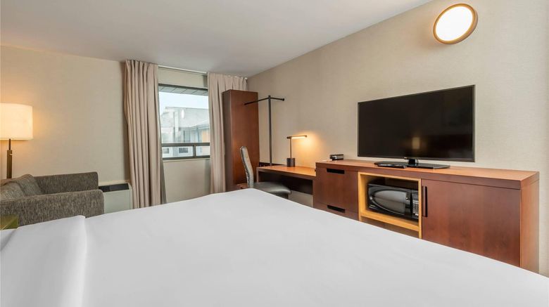 <b>Comfort Inn Dryden Room</b>. Images powered by <a href="https://iceportal.shijigroup.com/" title="IcePortal" target="_blank">IcePortal</a>.
