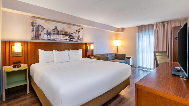 Comfort Inn Hamilton - Stoney Creek Room