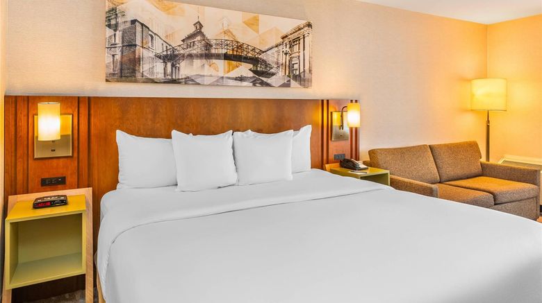 <b>Comfort Inn Hamilton - Stoney Creek Room</b>. Images powered by <a href="https://iceportal.shijigroup.com/" title="IcePortal" target="_blank">IcePortal</a>.
