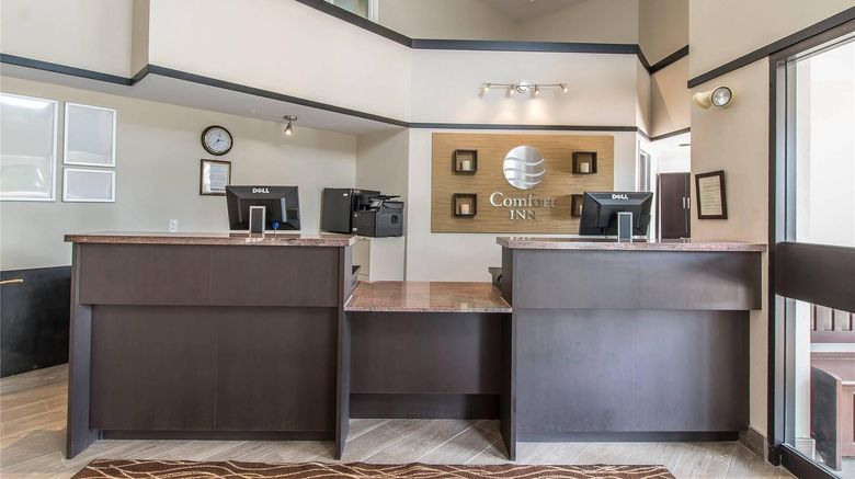 <b>Comfort Inn Lobby</b>. Images powered by <a href="https://iceportal.shijigroup.com/" title="IcePortal" target="_blank">IcePortal</a>.