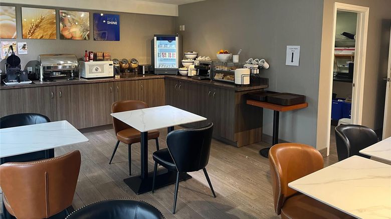<b>Comfort Inn Restaurant</b>. Images powered by <a href="https://iceportal.shijigroup.com/" title="IcePortal" target="_blank">IcePortal</a>.