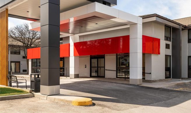 Comfort Inn Ottawa West Exterior