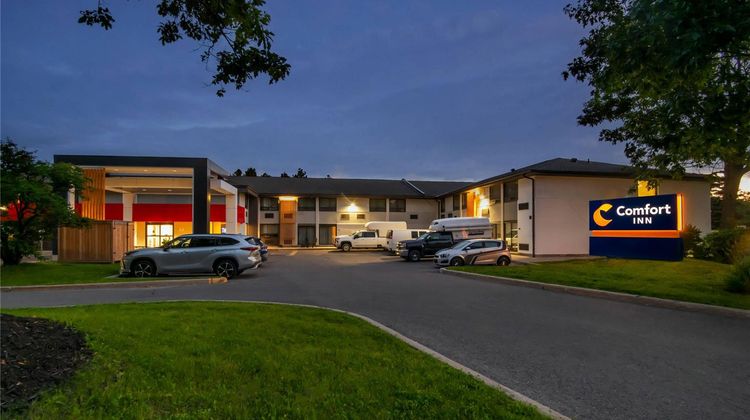 Comfort Inn Ottawa West Exterior