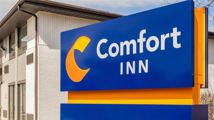 Comfort Inn Ottawa West Exterior