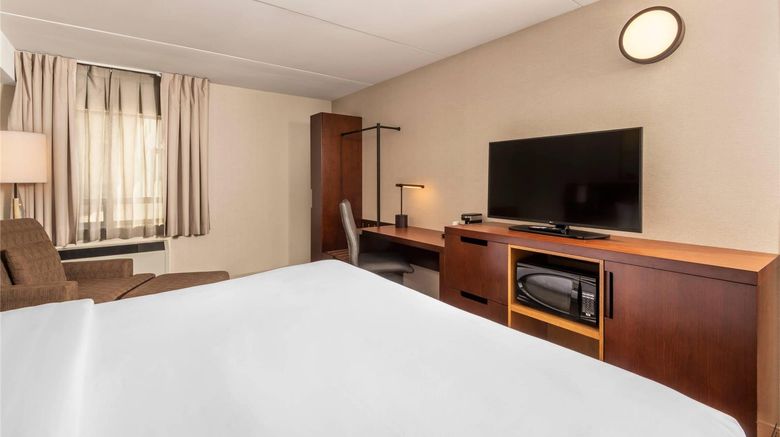 <b>Comfort Inn Kenora Room</b>. Images powered by <a href="https://iceportal.shijigroup.com/" title="IcePortal" target="_blank">IcePortal</a>.