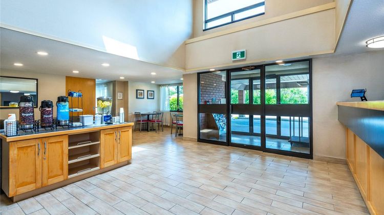 Comfort Inn Kingston Lobby