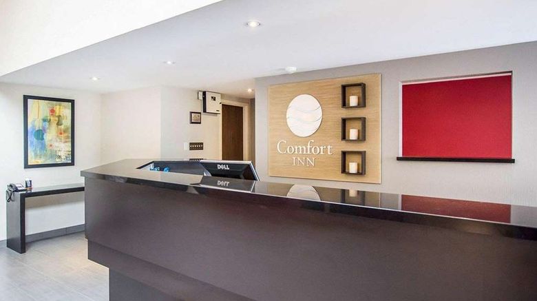 <b>Comfort Inn Lobby</b>. Images powered by <a href="https://iceportal.shijigroup.com/" title="IcePortal" target="_blank">IcePortal</a>.