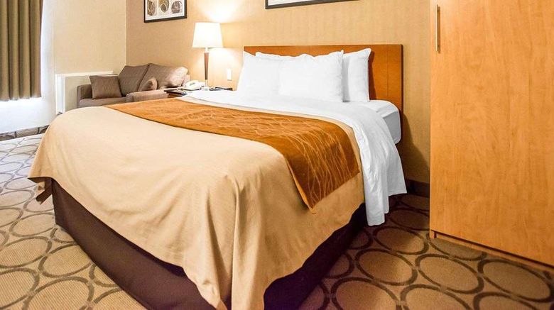 <b>Comfort Inn Room</b>. Images powered by <a href="https://iceportal.shijigroup.com/" title="IcePortal" target="_blank">IcePortal</a>.