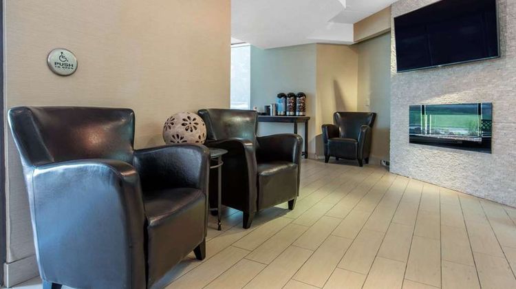 Comfort Inn North Bay Lobby