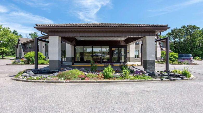 <b>Comfort Inn North Bay Exterior</b>. Images powered by <a href="https://iceportal.shijigroup.com/" title="IcePortal" target="_blank">IcePortal</a>.