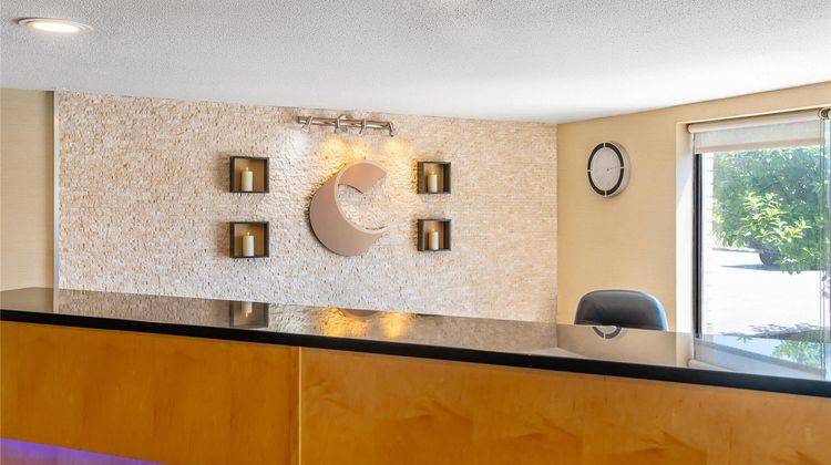 Comfort Inn North Bay Lobby