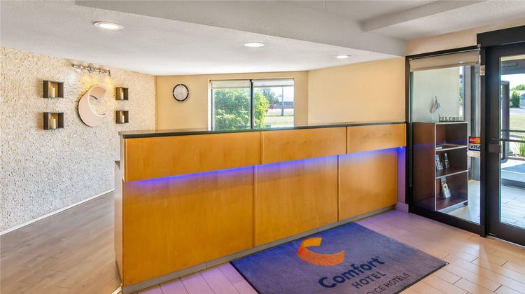 Comfort Inn North Bay Lobby