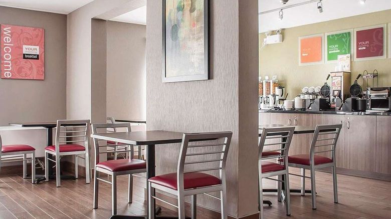 <b>Comfort Inn Orillia Restaurant</b>. Images powered by <a href="https://iceportal.shijigroup.com/" title="IcePortal" target="_blank">IcePortal</a>.