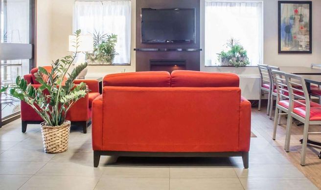 Comfort Inn Parry Sound Lobby